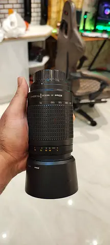 Urgent sale, Nikon D7100 DSLR, with AF-S DX NIKKOR 18-140mm and nikon af nikkor 70-300mm