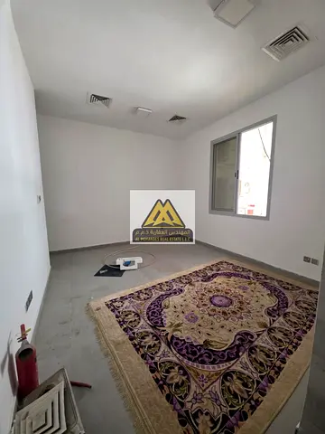 اقل الاسعار مساحة كبيرة موقع حيوي جدًا وقريب من جميع الخدمات صيانة الدورية على المالك  ققل الاسعار ف عجمان