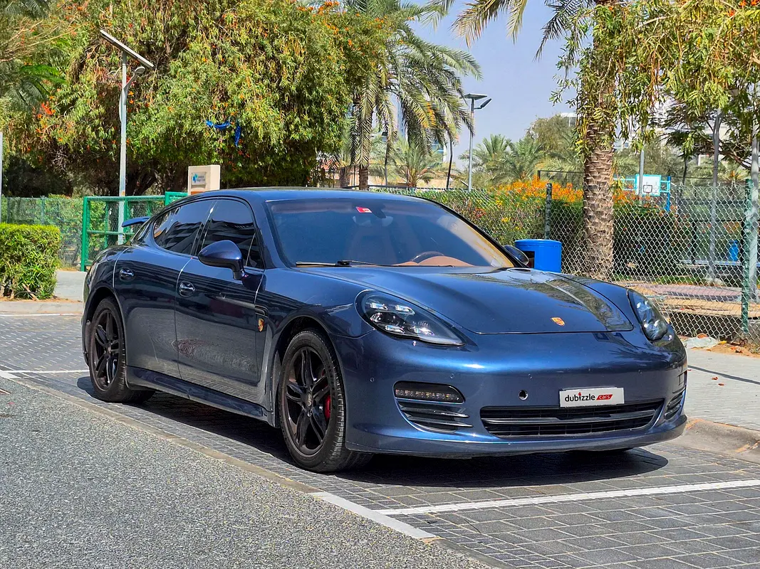 Porsche Panamera 2012 — photo 1 of 16
