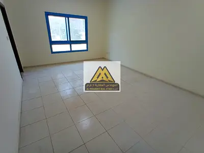 شقة الرميلة 1 غرفتين ماستر وصالة 3 حمام غرفة خادمة تكييف مركزي خزائن 43 الف سنوي 4 دفعات قريب كورنيش عجمان موقع مميز ومساحة واسعة جدا