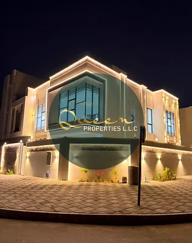 فيلا جديدة فخمة جدا للبيع كورنر ما يمنحك خصوصية تامة مع سعر شامل رسوم التسجيل والتملك