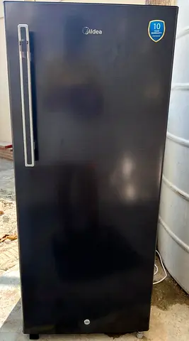 Midea Single Door Refrigerator / Freezer - Black, Good Condition