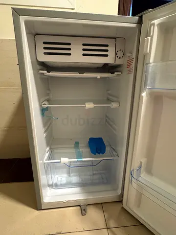 Geepas Mini Direct Cool Refrigerator – Compact Single Door Fridge with Freezer Compartment