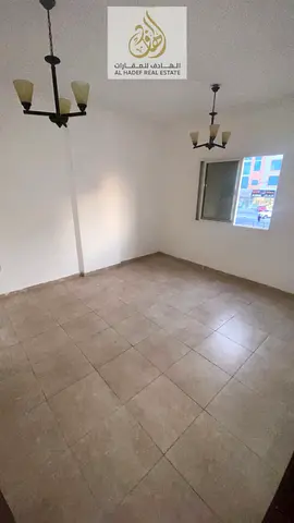 🏡 للإيجار السنوي في عجمان  📍 الحميدية موقع مميز قريب من مطعم الحمادي، جامعة عجمان، ومستشفى خليفة  ✨ التفاصيل: • غرفتين وصالة • 2 حمام • بدون بلكونة