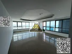 The apartment boasts a sea view, a strategic location, integrated services within the tower, and mod