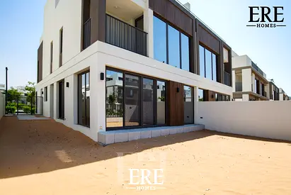HUGE LAYOUT | GATED COMMUNITY | UNFURNISHED