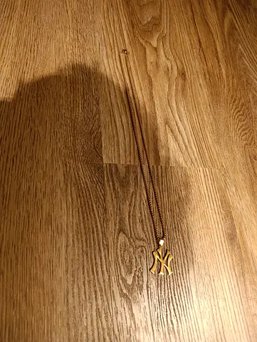 Gold Yankee necklace