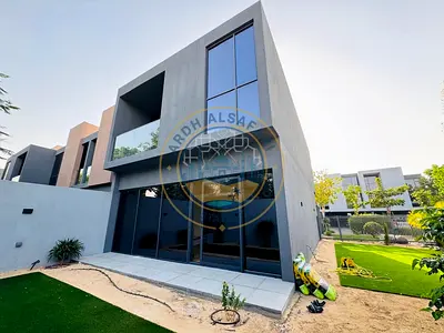 Luxurious Life Style 3BR Corner Unit with Nice Garden in Robinia just 135k