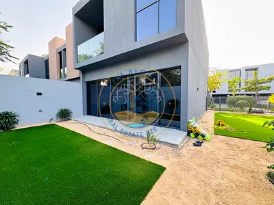 Luxurious Life Style 3BR End Corner Unit with landscaping ready in Robinia just 135k