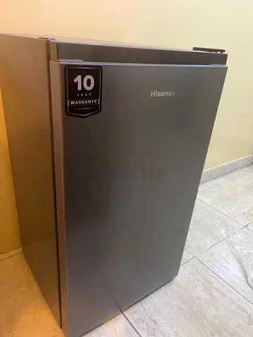 Hisense Mini Fridge - Compact Single Door (Good Condition)