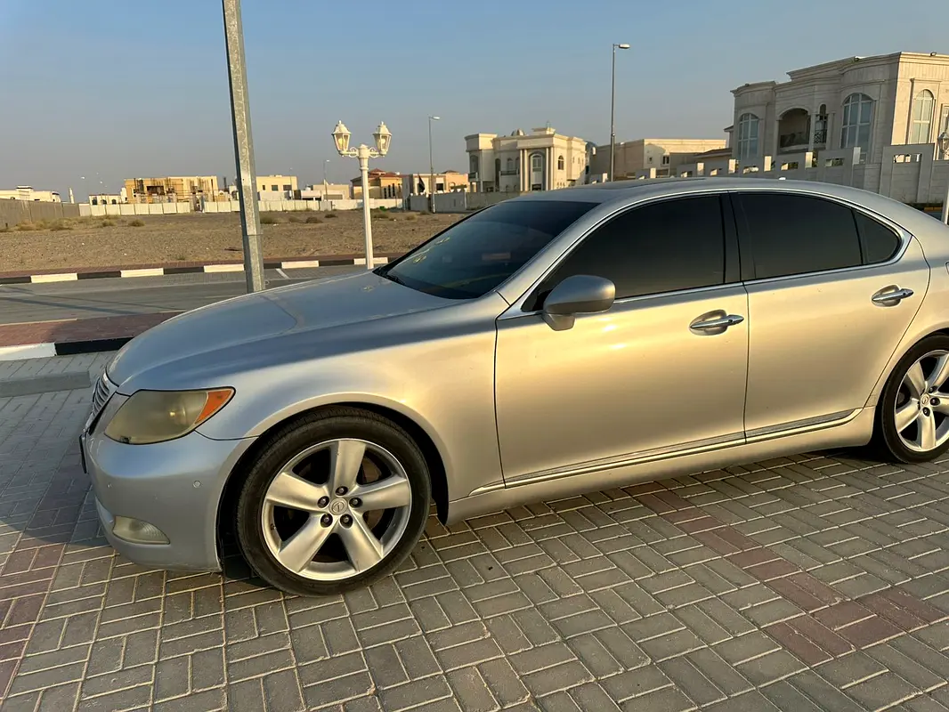 Lexus LS-Series 2007 — photo 1 of 5