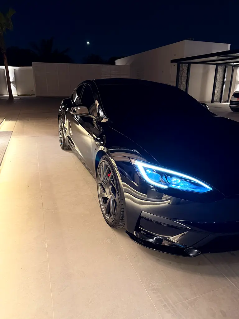 Tesla Model S 2026 — photo 1 of 7