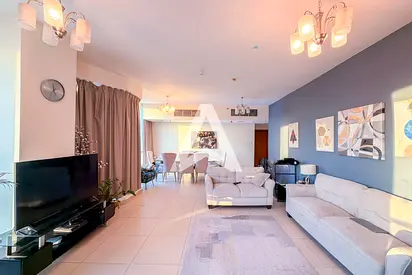 Large 2Bedroom | Closed Kitchen | Vacant