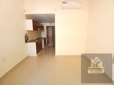 spacious apartment \\neat and clean \\ prime location near safari mall