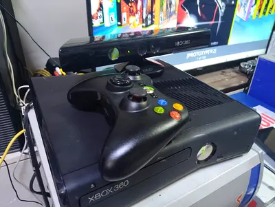 Xbox 360 with Kinect + 120 games