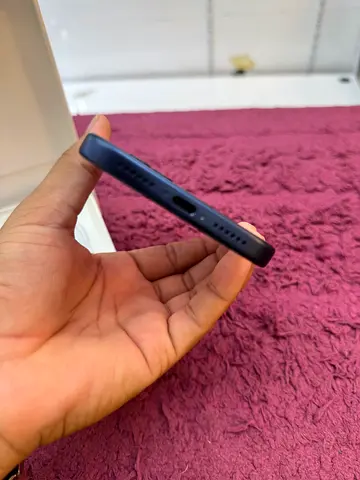 Used iPhone 17pro max Good Condition, Blue, sim locked