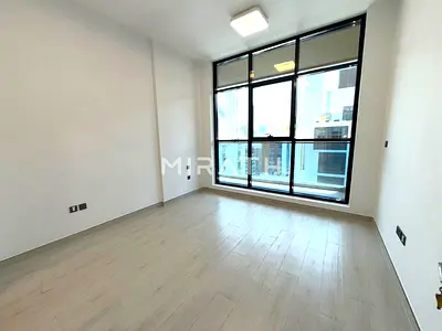 Comfortable 1BR | Prime Spot | Vacant Now