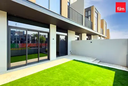 Brand New 3 Bedrooms Facing The Park Ready To Move