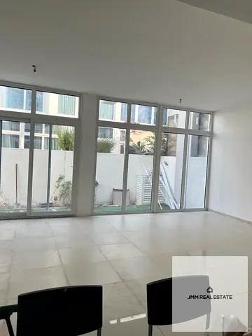 Good Investment | Extended | Corner Unit | Tenanted