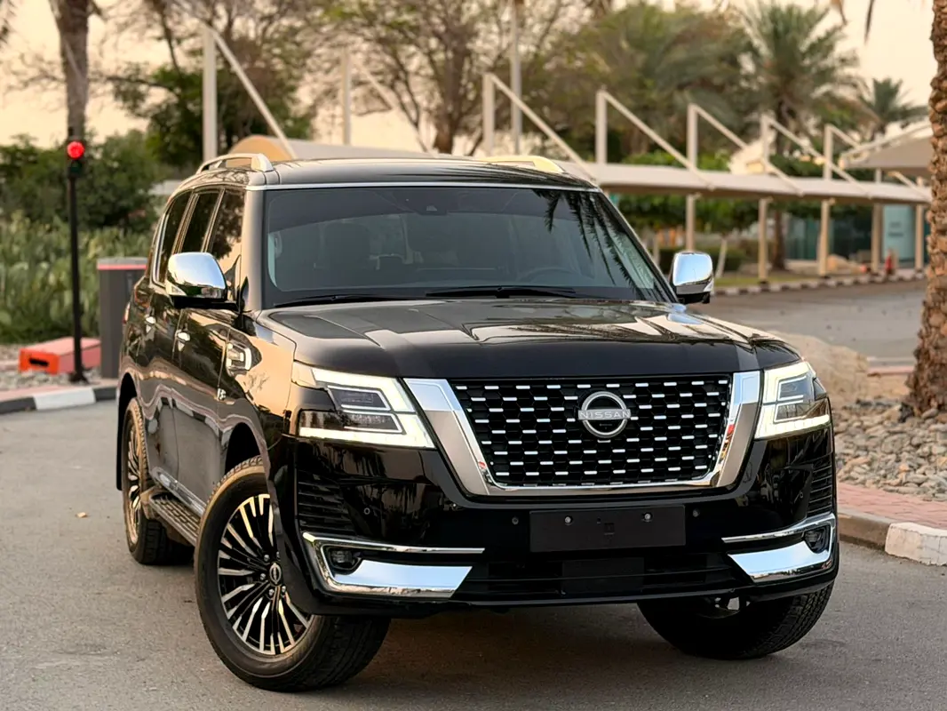 Nissan Patrol 2024 — photo 1 of 18