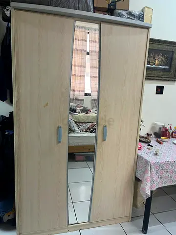 3 DOOR CUPBOARD