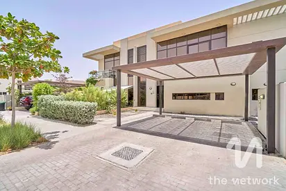 Great Location | Closed Kitchen | Vacant June