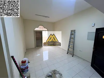 تتميز بموقع حيوي قريب من جميع الخدمات، مما يجعلها خياراً مناسباً للعائلات الباحثة عن الراحة وسهولة التنقل.