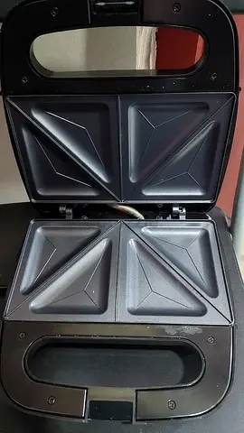 Sandwich maker cum toaster