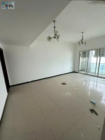 شقه راقيه جدا / موقع اكثر من رائع / 4 حمام / اطلاله بحريه / مساحه واسعه / قريبه من جميع الخدمات / سهل الانتقال لدبي والشارقه