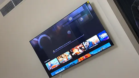 Hisense 75-inch QLED/ TV -Condition, Wall Mounted
