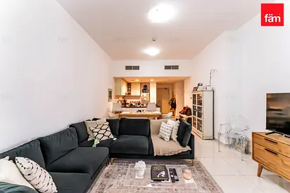 Up to 12 Cheques | Partial Golf | Spacious
