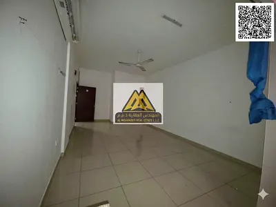 استوديو بمساحة كبيرة جدًا | مطبخ شبه منفصل | حمام كبير | موقع مميز بالقرب من جميع الخدمات