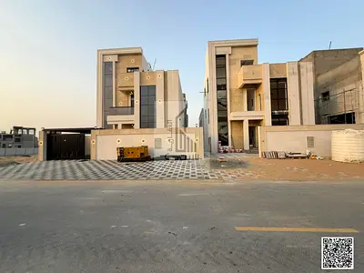 يلا فاخرة مكونة من طابق أرضي وطابقين في الحليو 2 بعجمان