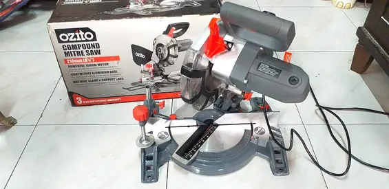 Ozito 1600W 210mm 8¼ Corded Compound Mitre Saw