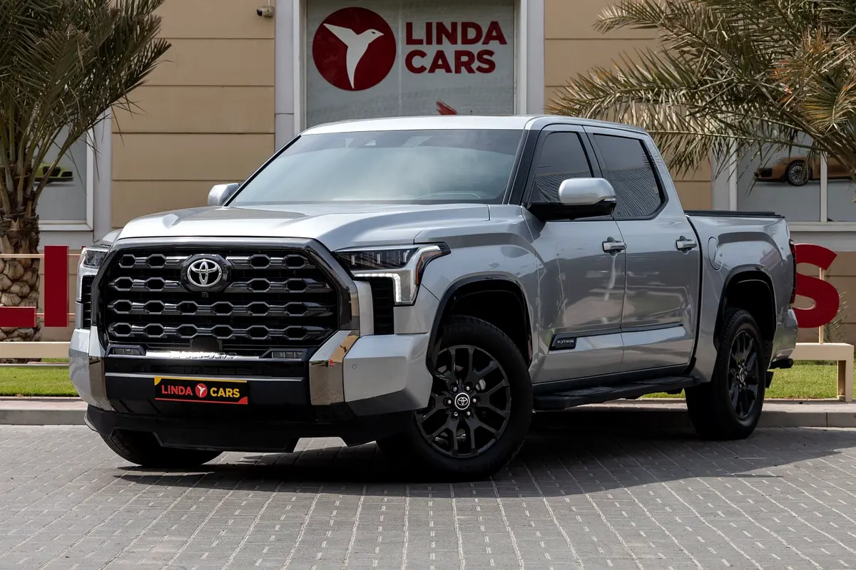 Toyota Tundra 2023 — photo 1 of 20