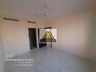 شقة واسعة ومتميزة للإيجار السنوي تقع في واحدة من أرقى المناطق السكنية في الجرف 3. تتميز الشقة بتصميم عصري وتوزيع مثالي للمساحات لضمان أعلى مستويات اعل