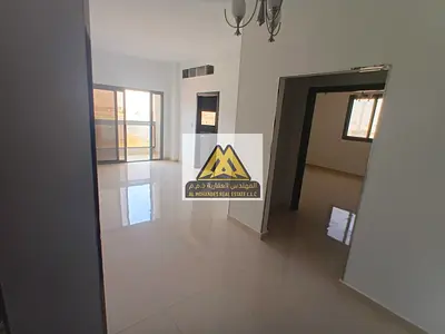 فرصة مميزة للإيجار السنوي في منطقة العالية بعجمان، شقة بمساحة كبيرة وموقع استراتيجي على مخرج الشارقة ودبي،