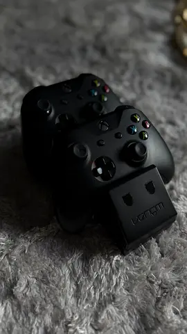 2x Xbox One Wireless Controllers + Venom Dual Charging Dock | AED 299