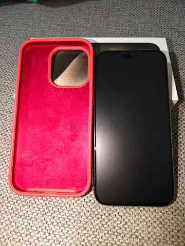 iPhone with case and box - Good condition