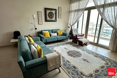 CLOSE TO METRO I VACANT I SPACIOUS LAYOUT