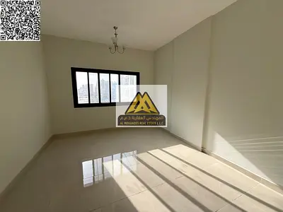 شقة مميزة للإيجار السنوي في الجرف 3 بعجمان، بموقع حيوي وقريب من مخرج دبي وجميع الخدمات، بسعر مميز.