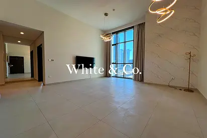 Unfurnished | Spacious Unit | Modern style