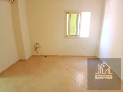 spacious apartment \\ neat and clean\\ separate kitchen prime location