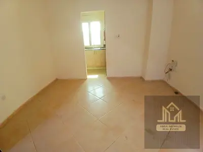 spacious apartment \\ neat and clean\\ separate kitchen prime location