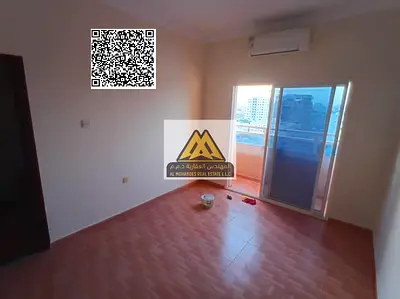 A fantastic opportunity for annual rent! A spacious one-bedroom apartment with a balcony, offering practical features and excellent living space. Loca