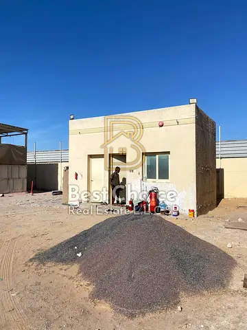 للبيع في الصجعه الصناعيه ارض مسوره