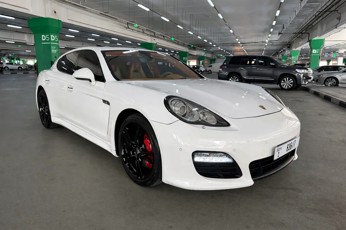 Porsche Panamera 2011 — photo 1 of 19