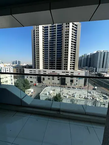 شقة غرفة وصالة بالراشدية شارع الشيخ خليفة