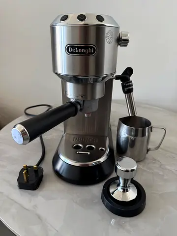 Delonghi Dedica espresso coffee machine