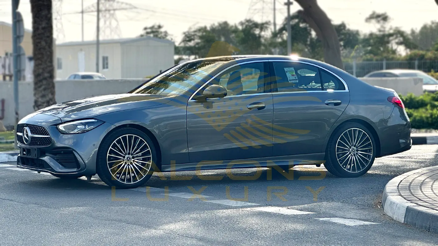 Mercedes-Benz C-Class 2026 — photo 1 of 19